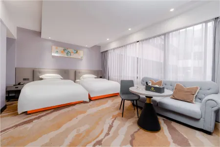 YOUNG KING HOTEL(Foshan Nanhai Jiujiang Branch) Отели рядом с достопримечательностью «Haishou Island»