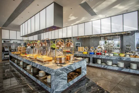 Rizhao Azure Holiday Hotel Отели рядом с достопримечательностью «Yangguang Hai'an Menghuan Beach»