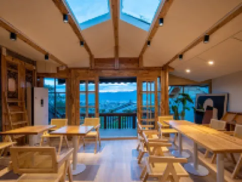 Yueshang Mountain Viewing Courtyard Hotels in Lijiang