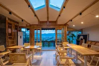 Yueshang Mountain Viewing Courtyard Hotels in Lijiang