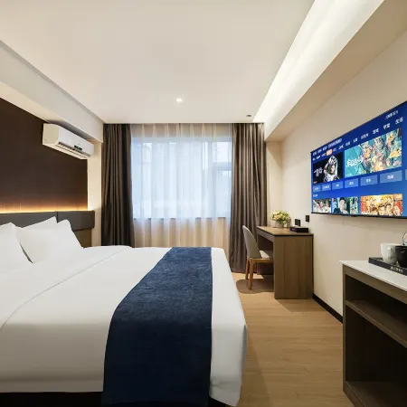 Zhengzhou Dongguan Hotel (Qingdao University Bohai Haishang Branch) Отели рядом с достопримечательностью «Хэнаньский факультет легкой промышленности (Yuan Tin Campus)»