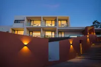 MOYA boutique seaside hotel (Qingdao Laoshan Scenic Area Yangkou Branch) فنادق في 