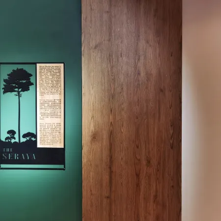 The Seraya Hotel Отели рядом с достопримечательностью «Часовая Башня Аткинсон»