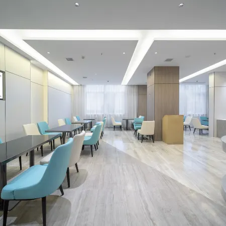 Yeste Hotel (Yichang Jiefang Road Pedestrian Street)