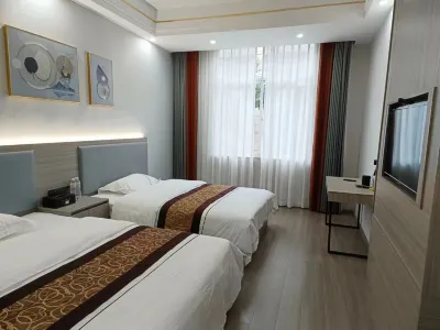 Marriott Resort (River Port Store) Hotels near Hekou Uprising Memorial Hall (Northeast Gate)