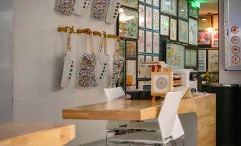 T G Studio Hotel (Guangzhou Jiangnanxi Ergong Subway Station Branch)