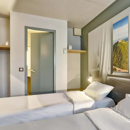 B&B Hotel Clermont-Ferrand le Brézet Aéroport
