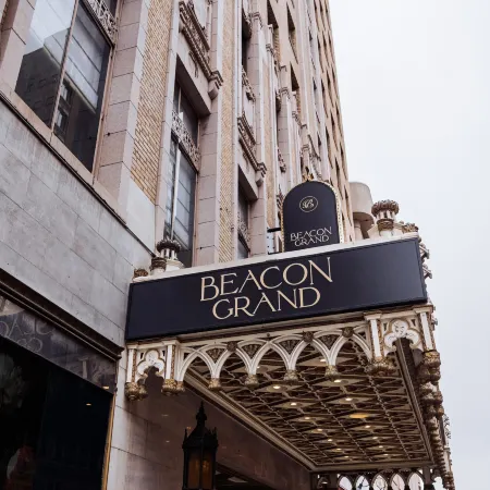 Beacon Grand Отели рядом с достопримечательностью «Башня Койт»