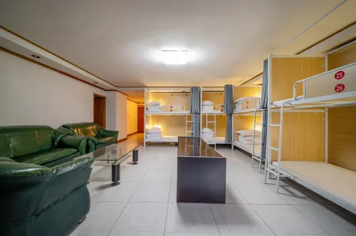 Chongqing Midnight Bell Hostel (Hong Ya Dong Jiefangbei Area) - Auberges de jeunesse