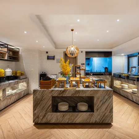 Morning Hotel (Yongzhou Lengshuitan)