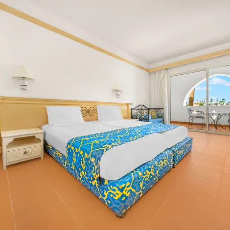 Domina Coral Bay Resort, Diving , Spa & Casino Отели рядом с достопримечательностью «Dessole Nesco Waves»