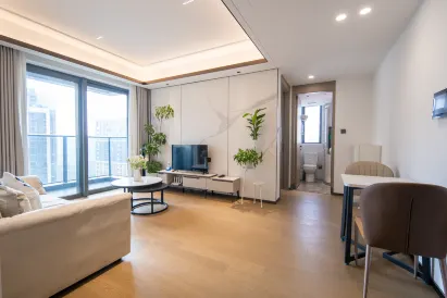 Runxuan Executive Apartment (Shenzhen Window of the World Happy Valley Branch)