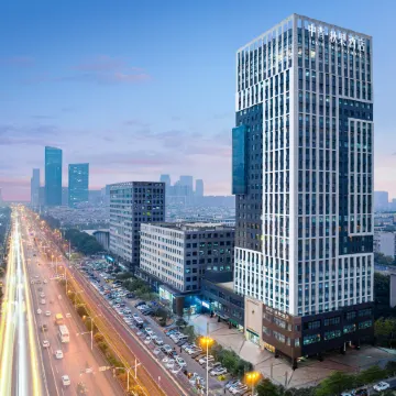 Zhongqing TRUE GO Hotel (Wuhan Guanshan Avenue Optics Valley Software Park) Отели рядом с достопримечательностью «Южный Китайский национальный университет-Северный 2-й ворота»