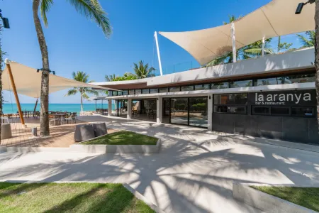 Casa de La Flora Отели рядом с достопримечательностью «Beyond Boxing Stadium - Bang Neang Khaolak»