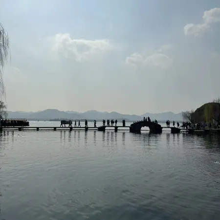 Five-Star Bay Hotel (Hangzhou West Lake Hubin Yongjin Plaza)