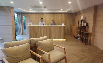 4. Park 19 ..