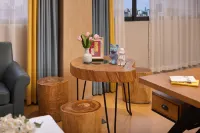 Yagu Landis Hotel (Foshan Creative Industry Park Wangfujing Ziweigang Branch) - romantique