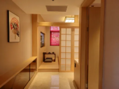 Jingchen Hotel (Leshan Zhanggongqiao Food Street Branch)