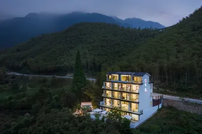 適宜 • 180°山景星空泳池森系山宿（雲上草原店） 雲上草原國際山地旅遊度假區附近的飯店