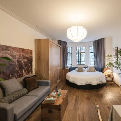 Moxi Homestay (Nanchang Road) Hotels near Poly Lai Study Club
