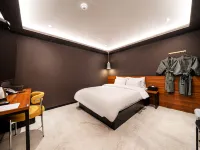 Hotel May Yongsan Hotels near سبا دراغونهيل