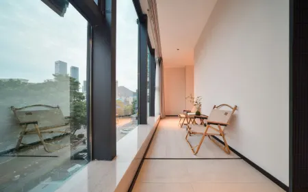 Shenzhen Nanshan Nanyou Clothing City Atour Light Hotel