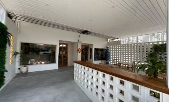 Zhennan Teabar Hotel