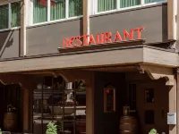 Edelweiss Manotel Hotels near Palazzo