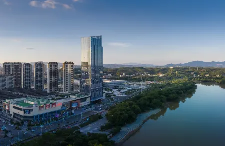 Grand Skylight International Hotel Xinfeng Отели рядом с достопримечательностью «Chenyi Square»