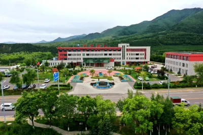 Ningxia Travel Investment Yuanfeng Hotel Các khách sạn ở Kính Nguyên