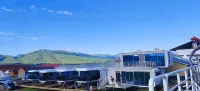 尼勒克古道民宿（唐布拉孟克特景區店） 百里畫廊附近的飯店
