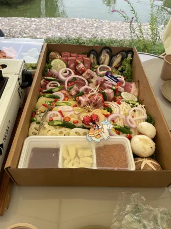 Taibaishan Shanlan Private Hot Spring Homestay Отели рядом с достопримечательностью «Eye of Mount Taibai»