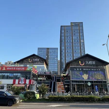 Qinglan Audio-visual Apartment (Yijia Jiaju)