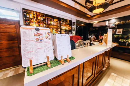 LONDON BEACH RESORT AND HOTEL Отели рядом с достопримечательностью «Tropicana Beach Resort»