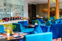 The Waterfront Hotel Kuching - bar