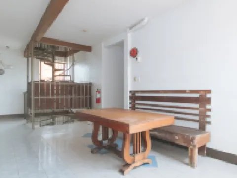 RedDoorz @ Joels Apartelle ビニャンのホテル