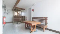 RedDoorz at Joel's Apartelle Hotel a Cardona