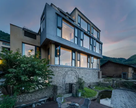 Yunhe Terrace Sit and Watch Yunqi Homestay Отели рядом с достопримечательностью «Jiuquyunhuan Area, Yunhe Terrace Scenic Area»