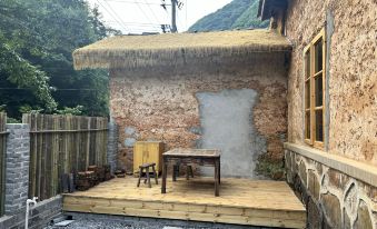 Ximoshanji Shared Courtyard