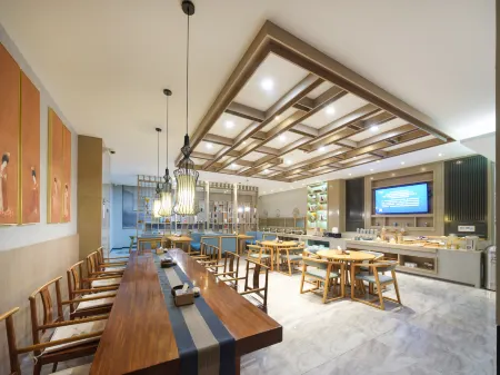 Mehood Lestie Hotel (Shanghai Zhuanqiao Wanda) Отели рядом с достопримечательностью «Hydrophyte Garden （South Gate）»