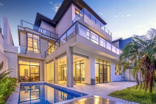 Sanya Pengyue Pool Villa Hotels in 