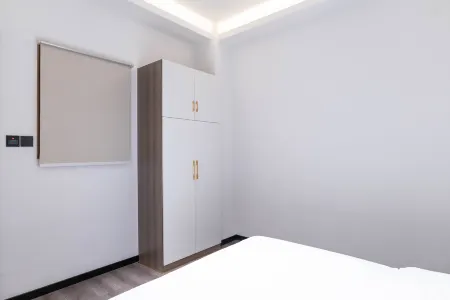 Qianshan Rd Homestay (Huanan Square, Dalian)