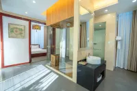 Good Fortune Hot Spring Hotel - Parvekkeita