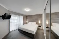 Adina Serviced Apartments Canberra James Court Hotels in Turner