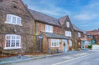 Warwickshire Park Hotel Kenilworth by Belvilla Hotel dekat St Francis Of Assisi R C Church