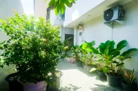 RedDoorz Plus near Adisucipto Airport 2 Hotels near Adisutjipto Airport