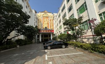 Shentou Apartment (Shengping Subway Station)