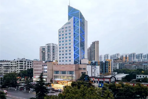 Yeste Hotel (Jingmen Wanda Plaza Vocational College)