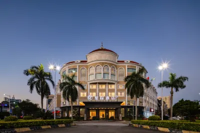 Starway Hotel (Dongxing Port) Hotels near Dongxing Chengdong Bus Passenger Transport Station