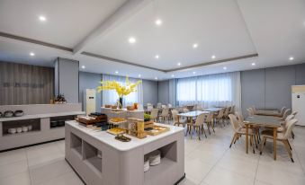 Starway Hotel (Lianyungang Jiaruibao Plaza)